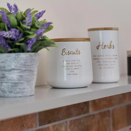 Piekna With Parking By Renters *